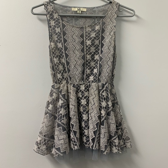 Ya Los Angeles Lace Peplum Sleeveless Top - Picture 1 of 6